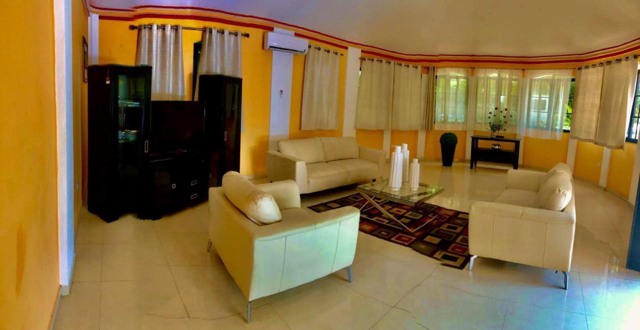 Donpee Guest House Leogane Exterior photo